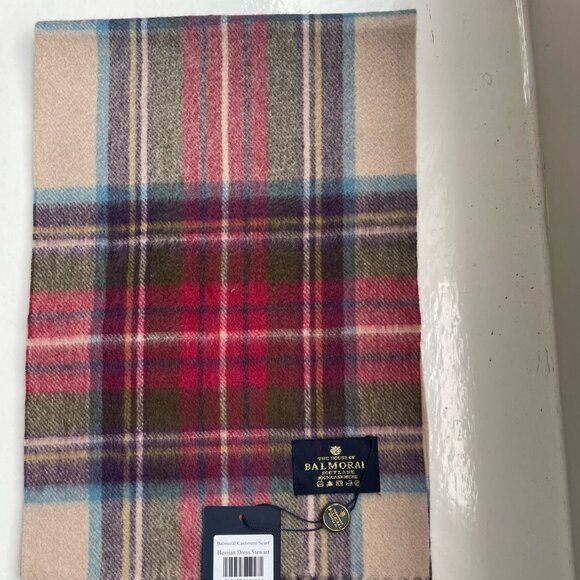 The House of Balmoral 100% Lambswool Scarf - Made in Scotland - Picture 2 of 2